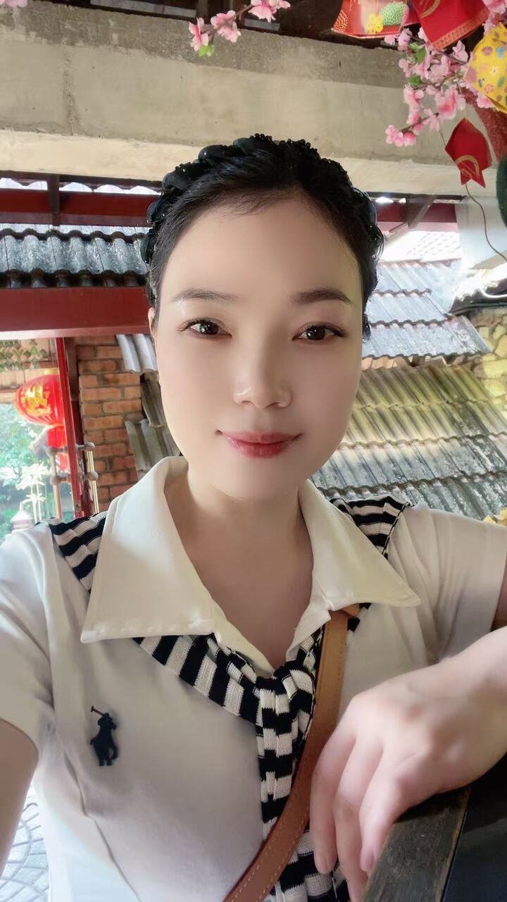 KD金手指小芳002.jpg