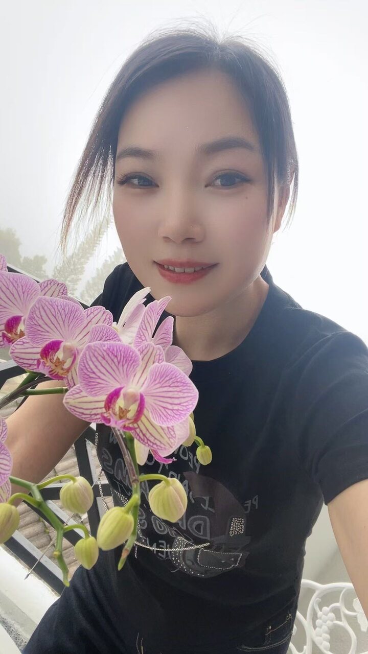 KD金手指小芳004.jpg